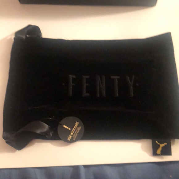 Pink puma fenty slides - Picture 4 of 7